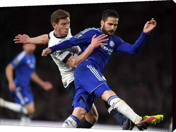 Battle for the Ball: Vertonghen vs. Fabregas - Chelsea vs. Tottenham, Premier League 2015-16: A Clash of Champions