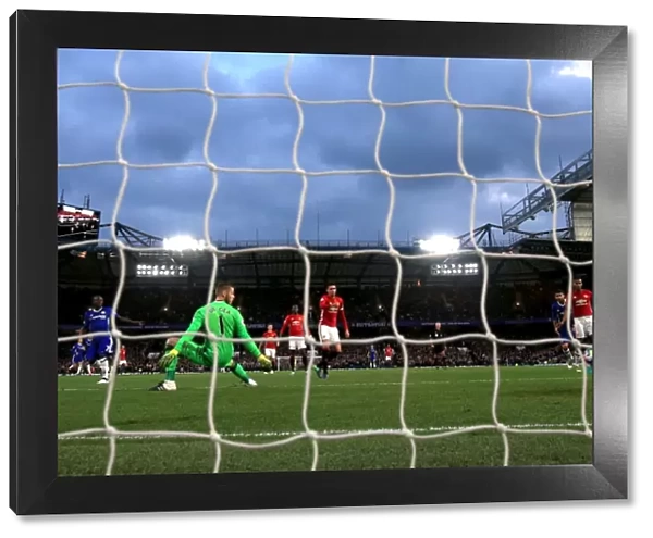 N'Golo Kante Stuns Manchester United: Chelsea's Fourth Goal Explosion at Stamford Bridge