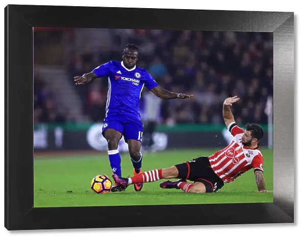 Intense Battle: Victor Moses vs Charlie Austin - Southampton vs Chelsea, Premier League