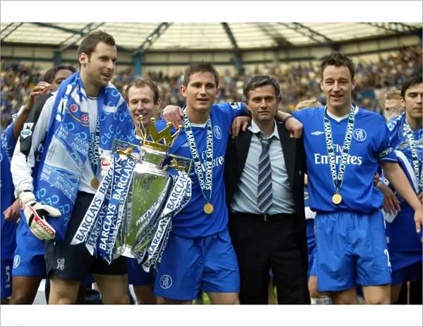 Chelsea Football Club: 2004-2005 Premier League Champions - Mourinho's Triumph with Cech, Lampard, Terry, and Robben