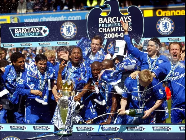 Chelsea FC: Premier League Champions 2004-2005 - Triumphant Celebration with the FA Barclays Premiership Trophy