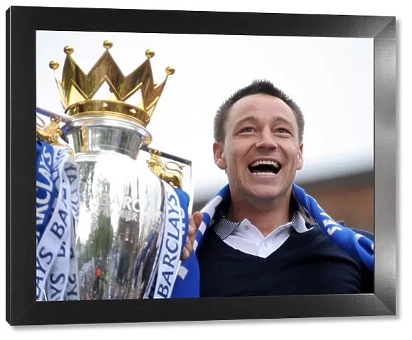 Soccer - Chelsea Victory Parade - Eel Brook Common