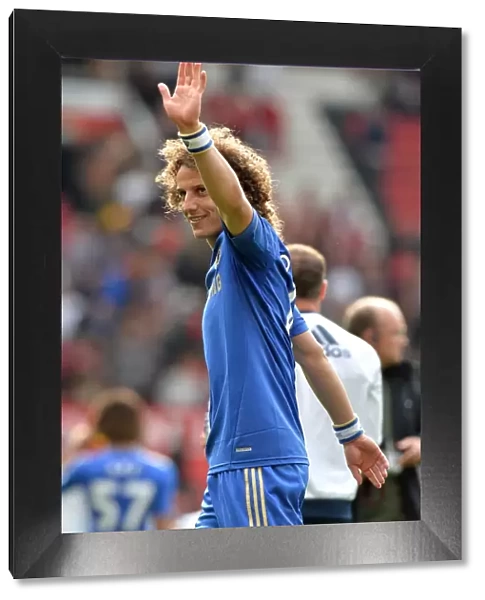David Luiz Salutes Chelsea Fans at Old Trafford: A Heartfelt Moment After Manchester United vs. Chelsea (BPL 2013)