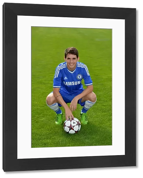 Chelsea FC 2013-2014 Squad: A Training Moment with Oscar