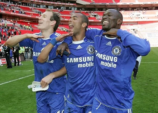 Chelsea's Triumphant Moment: Robben, Cole, and Makelele's Playful Banter at the FA Cup Final (vs. Manchester United, May 2007)