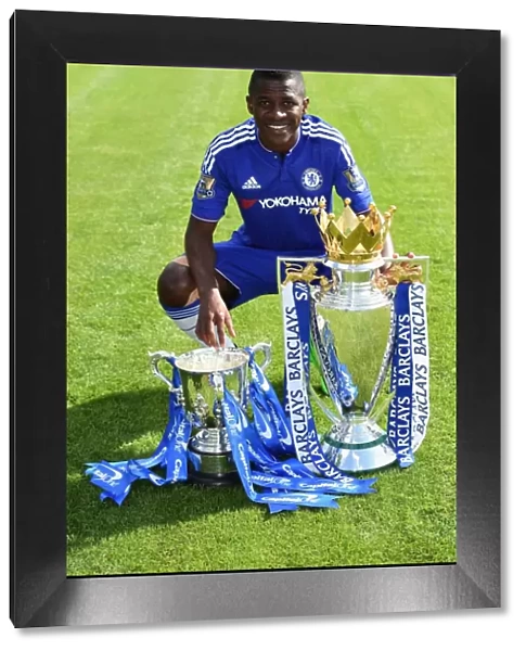 Chelsea FC: Ramires at 2015-16 Team Photocall, Cobham Training Ground