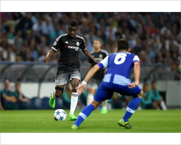 Ramires in Action: Chelsea vs. FC Porto, UEFA Champions League Group G, Estadio do Dragao (September 2015)
