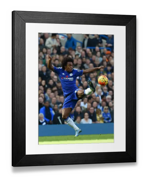 Framed Print : A Battle at Stamford Bridge: Willian's Determined Performance in Chelsea vs Liverpool - Premier League Showdown
