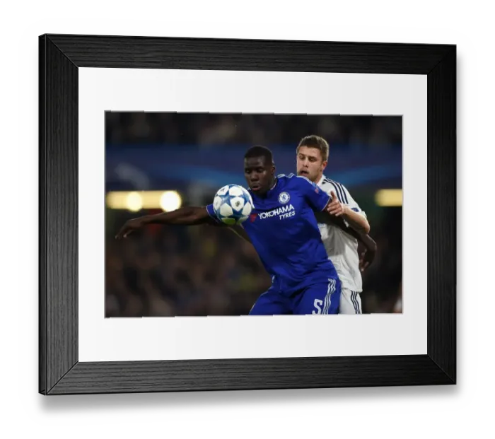 Framed Print : Soccer - UEFA Champions League - Group G - Chelsea v Dynamo Kiev - Stamford Bridge Framed Print : Soccer - UEFA Champions League - Group G - Chelsea v Dynamo Kiev - Stamford Bridge