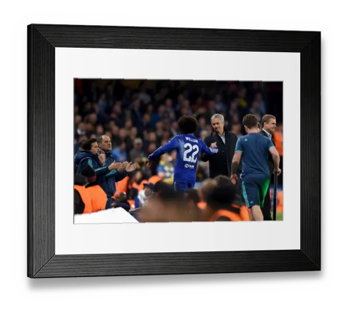 Framed Print : Mourinho's Men: Willian Scores the Champion's League-Winning Goal for Chelsea (November 2015) Framed Print : Mourinho's Men: Willian Scores the Champion's League-Winning Goal for Chelsea (November 2015)