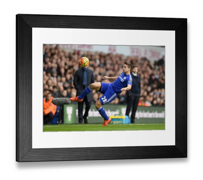 Framed Print : Azpilicueta in Action: Chelsea vs. Tottenham at White Hart Lane (November 2015), Premier League Showdown Framed Print : Azpilicueta in Action: Chelsea vs. Tottenham at White Hart Lane (November 2015), Premier League Showdown