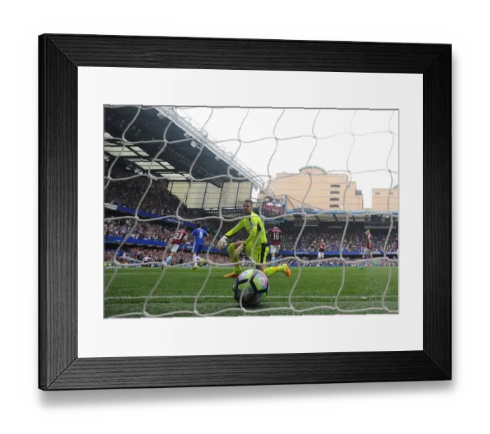 Framed Print : Chelsea's Thrilling Premier League Opener: Beating Burnley's Tom Heaton at Stamford Bridge
