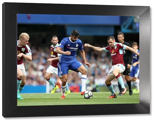 Battle for the Ball: Diego Costa vs. Dean Marney - Chelsea vs. Burnley, Premier League