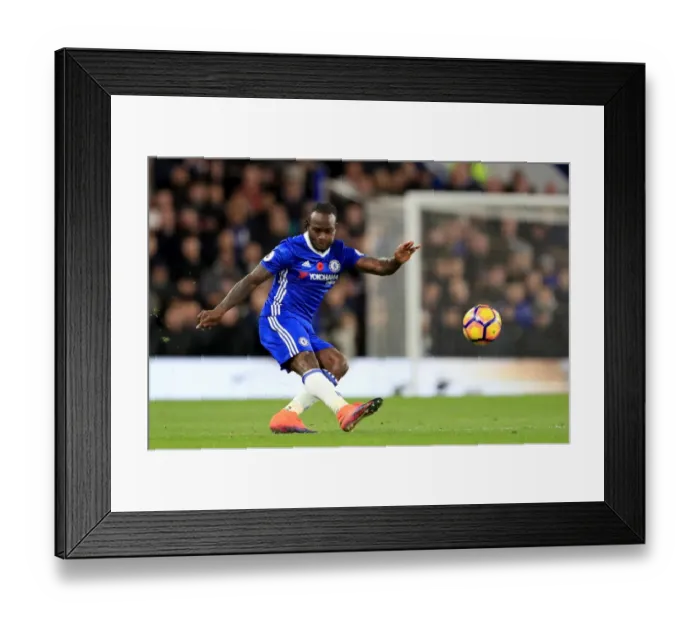 Framed Print : Victor Moses in Action: Chelsea vs Everton, Premier League, Stamford Bridge (Home) Framed Print : Victor Moses in Action: Chelsea vs Everton, Premier League, Stamford Bridge (Home)