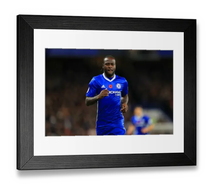 Framed Print : Victor Moses in Action: Chelsea vs Everton - Premier League at Stamford Bridge (Home)