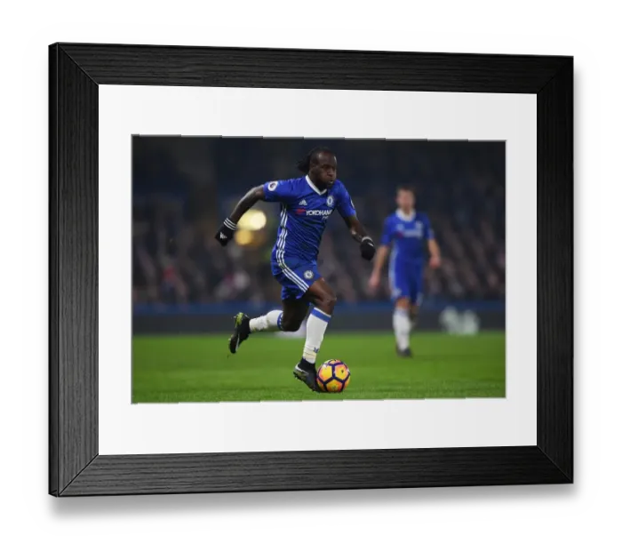 Framed Print : Victor Moses in Action: Chelsea vs Hull City, Premier League, Stamford Bridge