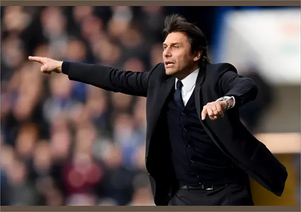Conte Orders Chelsea: Intense Focus at Stamford Bridge During Chelsea vs Arsenal, Premier League Match