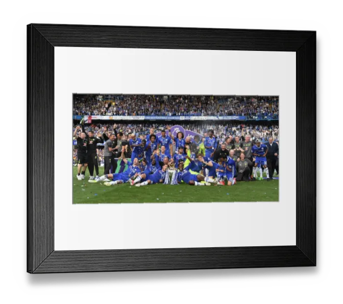 Framed Print : Chelsea FC: Premier League Champions 2016-2017 - Triumphant Celebration after Winning against Sunderland