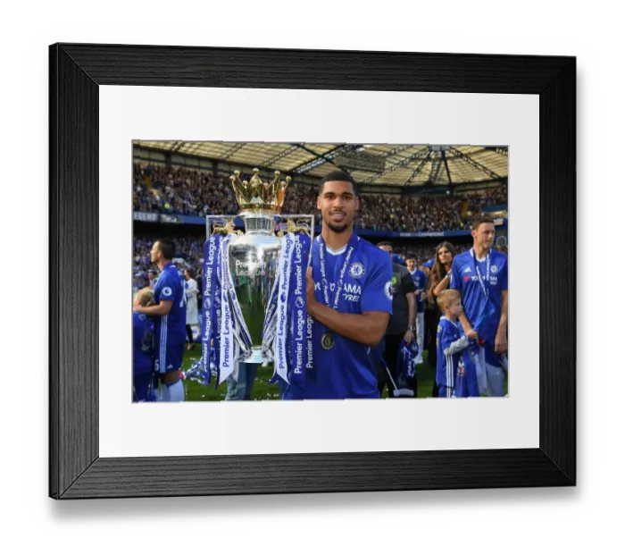 Framed Print : Chelsea's Ruben Loftus-Cheek Holds the Premier League Trophy after Chelsea's Victory over Sunderland