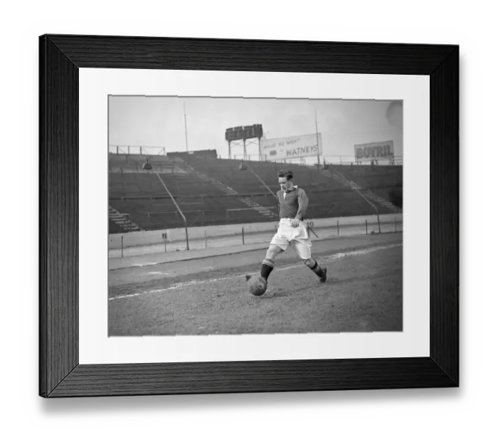 Framed Print : Chelsea Soccer Star at Stamford Bridge Framed Print : Chelsea Soccer Star at Stamford Bridge