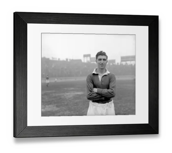 Framed Print : Chelsea vs Stoke City: A 1950's Battle at Stamford Bridge - Bobby Smith Leads the Charge Framed Print : Chelsea vs Stoke City: A 1950's Battle at Stamford Bridge - Bobby Smith Leads the Charge