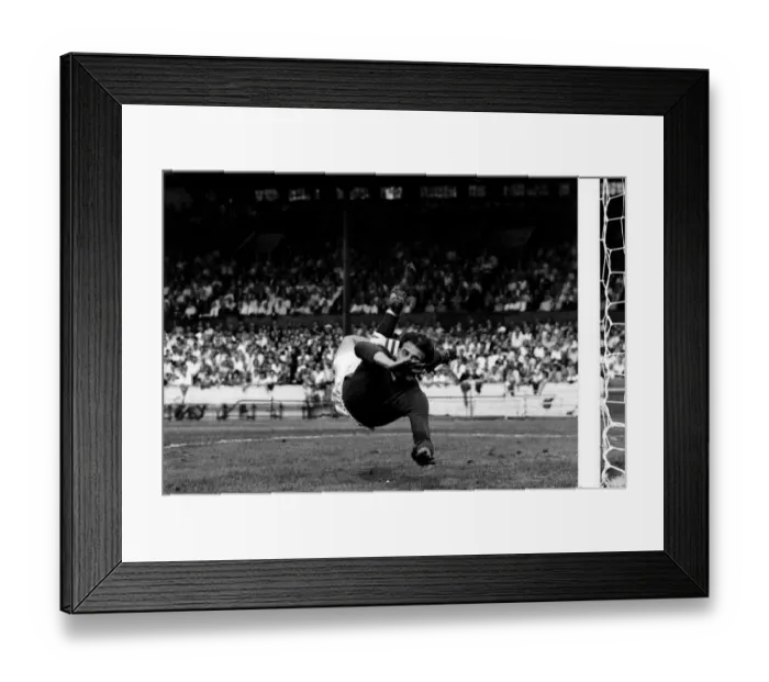 Framed Print : Soccer - Chelsea