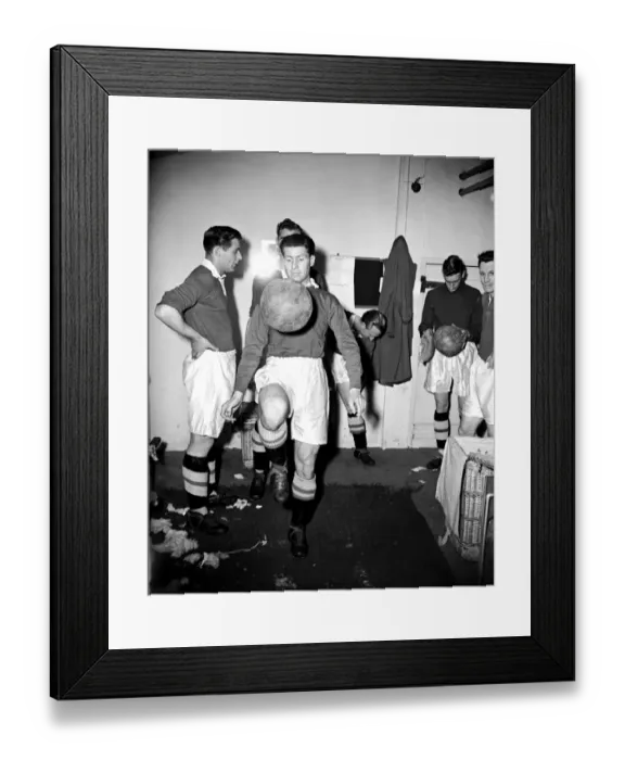 Framed Print : Soccer - Friendly - Hayes v Chelsea
