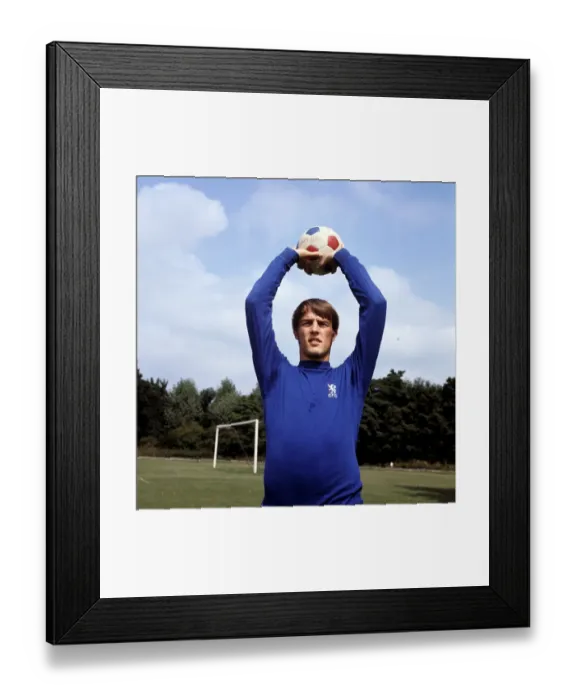 Framed Print : Chelsea Football Club: Ian Hutchinson, the 1960s Long Throw Specialist Framed Print : Chelsea Football Club: Ian Hutchinson, the 1960s Long Throw Specialist