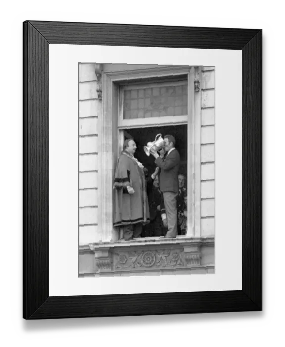 Framed Print : Chelsea FC: Celebrating FA Cup Victory with Dave Sexton at Fulham Town Hall, 1970s Framed Print : Chelsea FC: Celebrating FA Cup Victory with Dave Sexton at Fulham Town Hall, 1970s