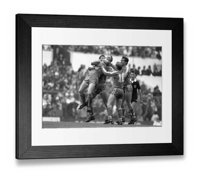 Framed Print : Soccer - Today League Division One - Tottenham Hotspur v Chelsea - White Hart Lane Framed Print : Soccer - Today League Division One - Tottenham Hotspur v Chelsea - White Hart Lane