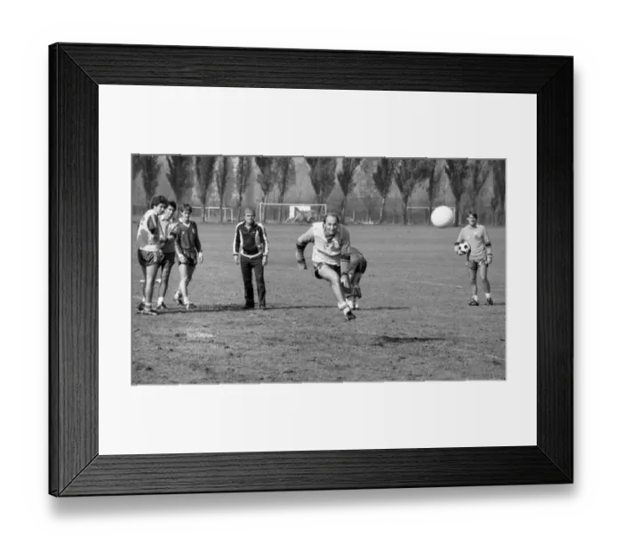 : Soccer - Chelsea Training - Harlington : Soccer - Chelsea Training - Harlington