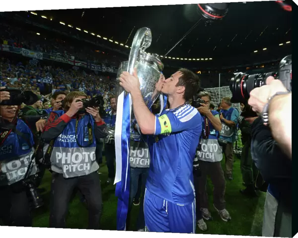 Champions League Triumph: Frank Lampard's Chelsea Celebrate Victory over Bayern Munich