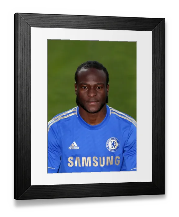 Framed Print : Soccer - Chelsea Squad Photocall - Season 2013  /  14 - Cobham Training Ground
