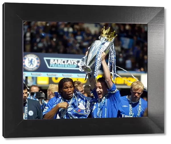 Chelsea's Unforgettable Triumph: John Terry and the Premier League Trophy (2004-2005)