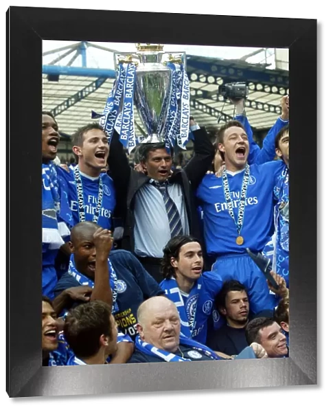 Chelsea Football Club: Jose Mourinho, Frank Lampard, and John Terry Celebrate Premier League Victory (2004-2005)