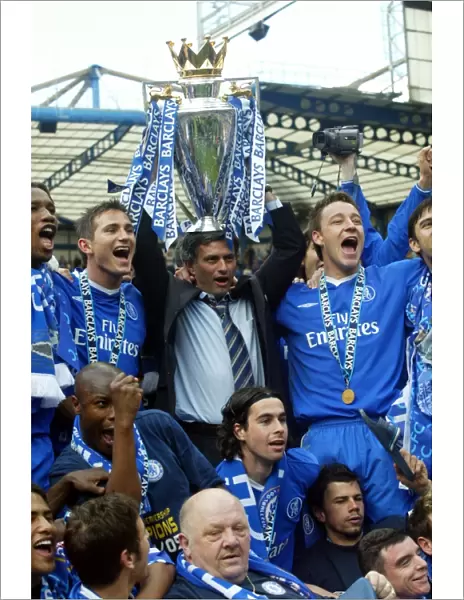 Chelsea Football Club: Jose Mourinho, Frank Lampard, and John Terry Celebrate Premier League Victory (2004-2005)