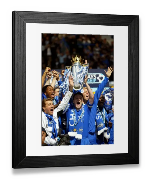 Framed Print : Chelsea FC's Glorious Triumph: John Terry Lifts the Premier League Trophy (2004-2005)