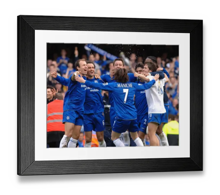 Framed Print : Chelsea FC: Premier League Champions 2005-2006 - Defying Manchester United at Stamford Bridge