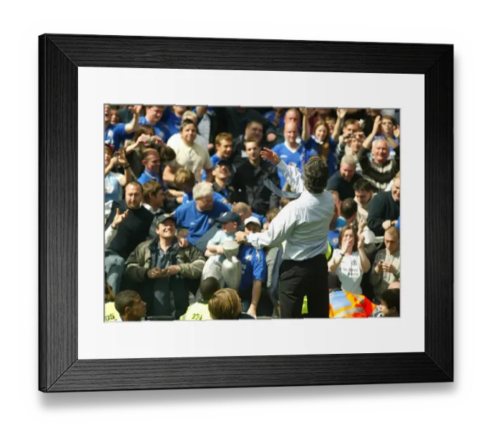Framed Print : Jose Mourinho's Epic Medal Throw: Celebrating Chelsea's Premier League Victory with the Fans (2005-2006)