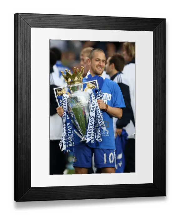 Framed Print : Chelsea FC: Joe Cole's Triumphant Premier League Celebration (2009-2010) Framed Print : Chelsea FC: Joe Cole's Triumphant Premier League Celebration (2009-2010)