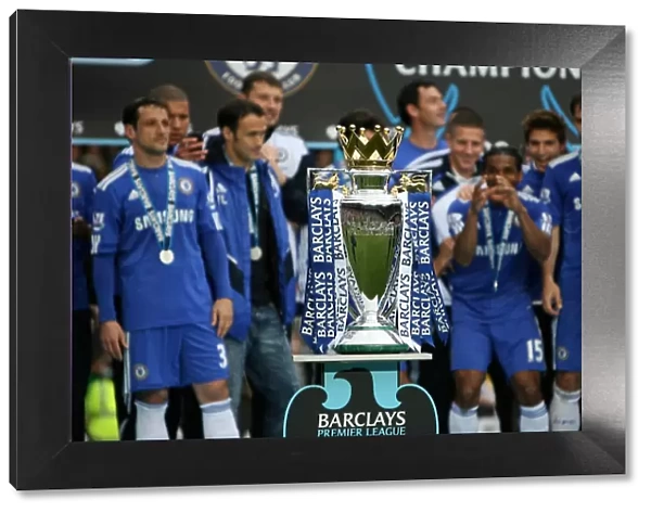 Chelsea FC: Premier League Champions 2009-2010 - Celebrating Victory at Stamford Bridge