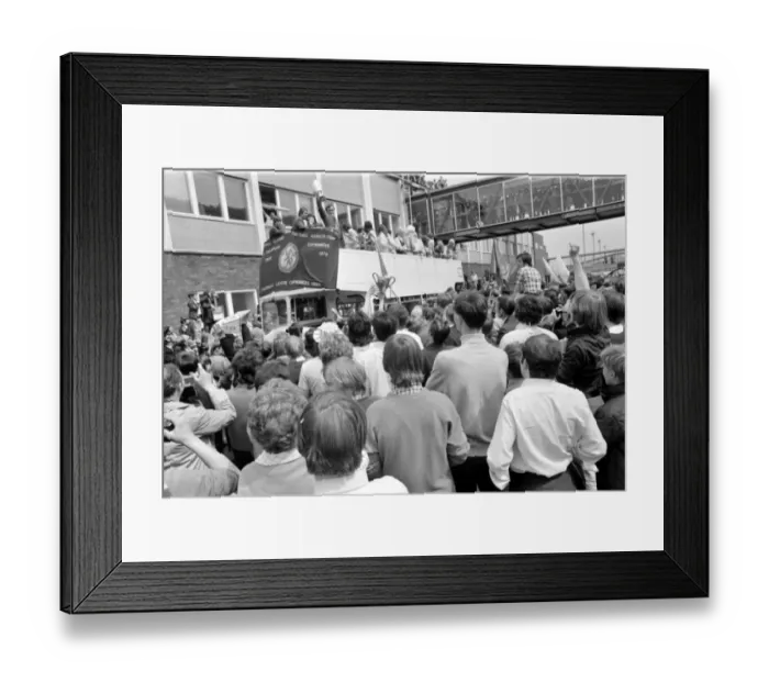 Framed Print : Chelsea's Triumph: Ron Harris and the European Cup Winners Cup Victory Parade after Winning against Real Madrid, 1971 Framed Print : Chelsea's Triumph: Ron Harris and the European Cup Winners Cup Victory Parade after Winning against Real Madrid, 1971