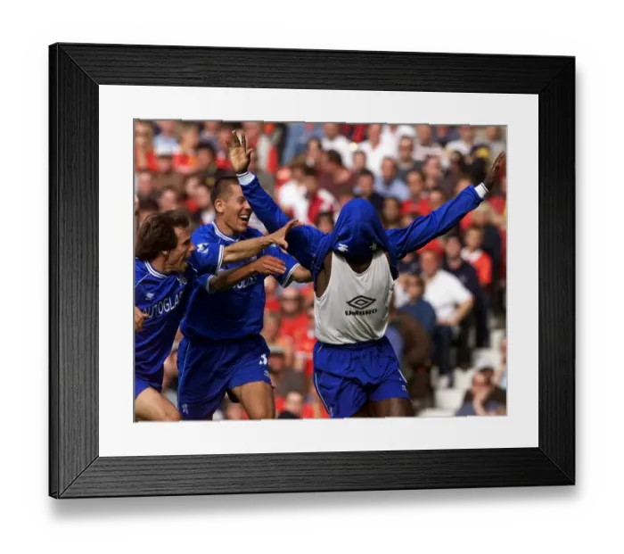 Framed Print : Man Utd v Chelsea Hasselbaink