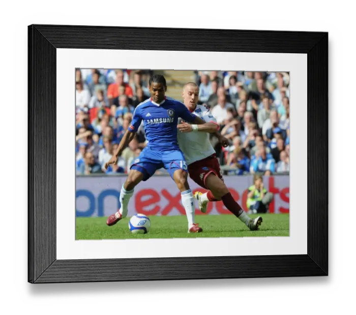 Framed Print : Battle at Wembley: FA Cup Final 2010 - Chelsea vs. Portsmouth