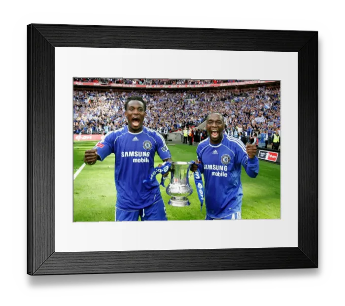 Framed Print : Chelsea's Essien and Makelele Triumph: FA Cup Victory over Manchester United (2007) Framed Print : Chelsea's Essien and Makelele Triumph: FA Cup Victory over Manchester United (2007)