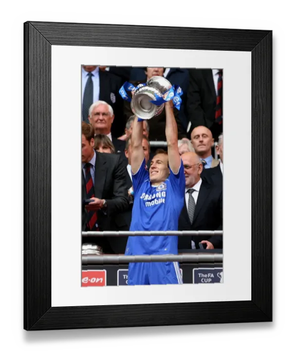 Framed Print : Chelsea's Arjen Robben: FA Cup Victory Celebration vs. Manchester United (2007) Framed Print : Chelsea's Arjen Robben: FA Cup Victory Celebration vs. Manchester United (2007)