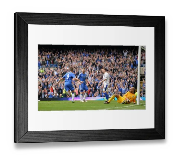 Framed Print : Soccer - Barclays Premier League - Chelsea v Everton - Stamford Bridge