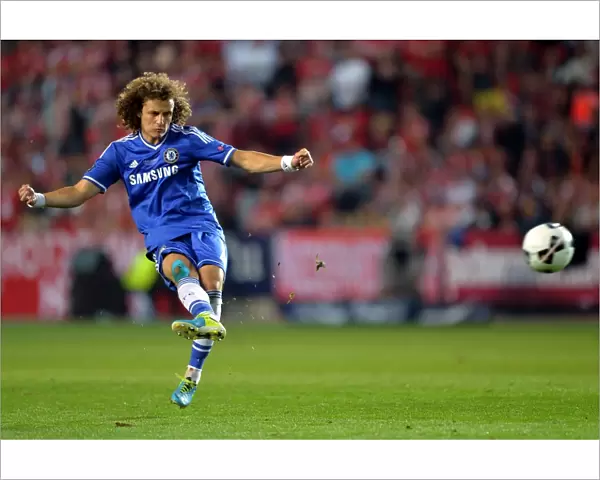 Chelseas David Luiz in action