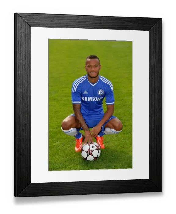Framed Print : Chelsea Football Club: Training Sessions with Ryan Bertrand (2013-2014 Squad) Framed Print : Chelsea Football Club: Training Sessions with Ryan Bertrand (2013-2014 Squad)