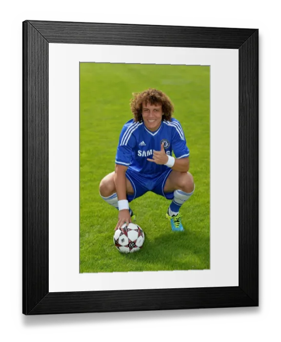 Framed Print : Chelsea FC 2013-2014 Squad: Training with David Luiz at Cobham Framed Print : Chelsea FC 2013-2014 Squad: Training with David Luiz at Cobham